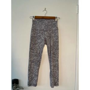 LULULEMON ALIGN CROP 21" sz 4 *Pilling*